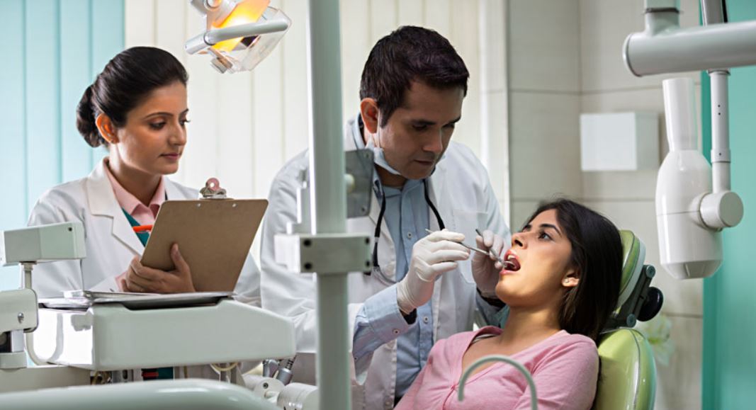 The Benefits of Wisdom Tooth Extraction in Your 20s